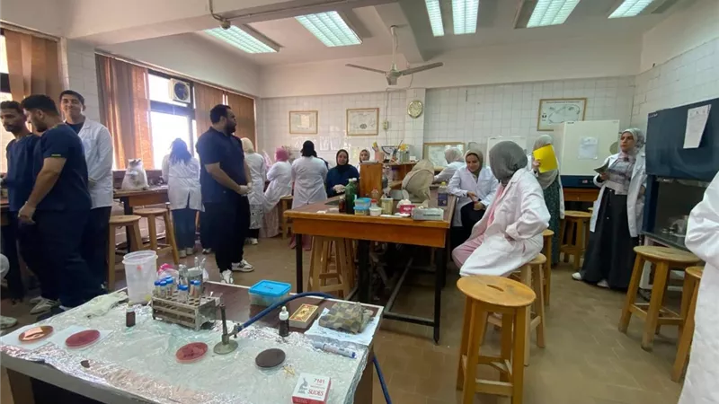 جامعة قناة السويس تواصل تدريب طلاب الامتياز بكلية الطب البيطري 
