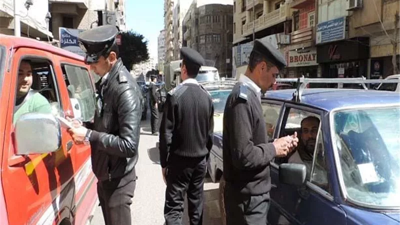 مرور أسيوط يحسم الفوضي فى الشوارع..حملات مكثفة لضبط مخالفات التاكسي