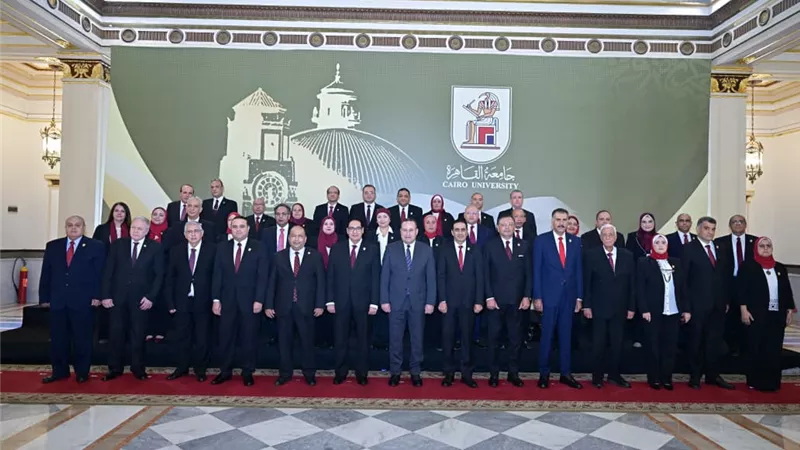 وزير التعليم العالي يشارك جامعة القاهرة انطلاق العام الجامعي الجديد