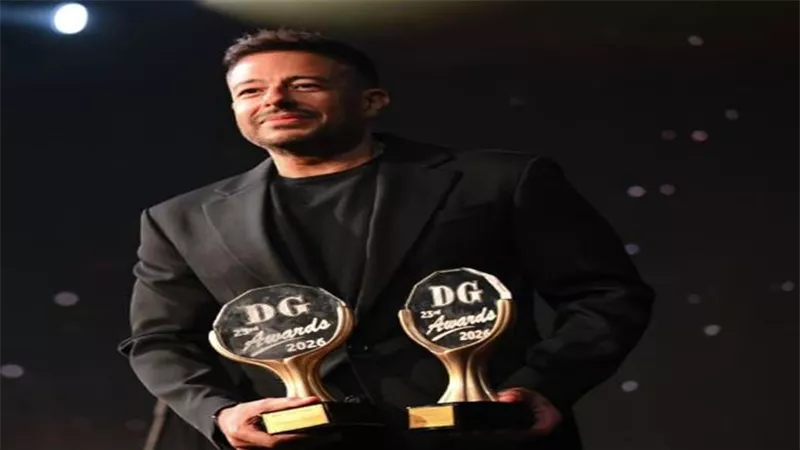 محمد حماقي يحصد جائزتين في دير جيست.. ويهدي تكريمه لروح ماجد حسني