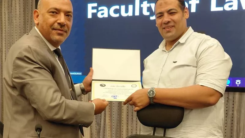 «منحة وبعثة.. إزاي تقدم؟».. حقوق عين شمس تعرّف شباب الباحثين بفرص دولية