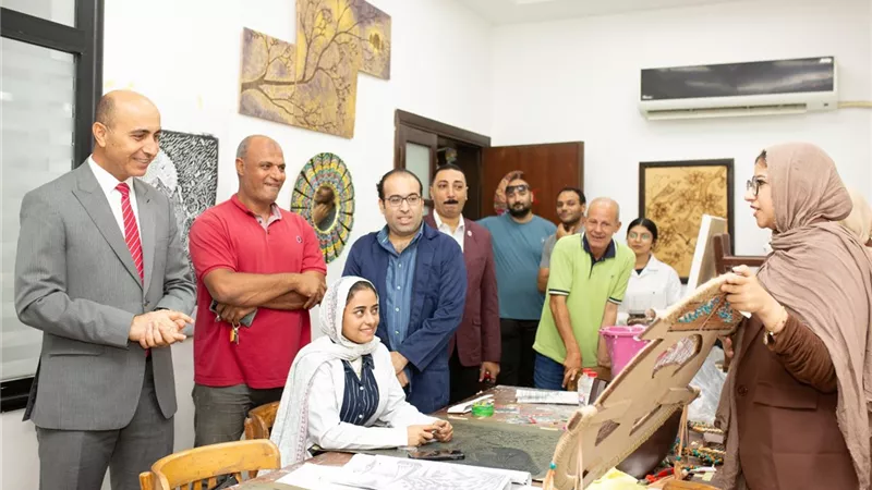 رئيس جامعة دمنهور يتفقد استعدادات بعثته لأسبوع شباب الجامعات الرابع عشر
