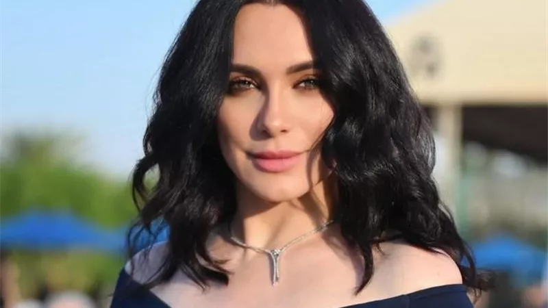 سلاف فواخرجي تحسم موقفها من العودة إلى سوريا وتكشف تفاصيل موقفها