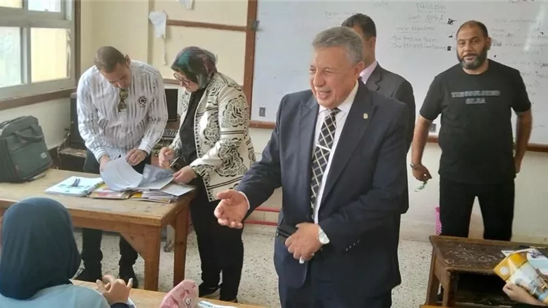 من داخل الفصول.. قيادات التعليم تتابع انتظام الدراسة فى مدارس البحيرة