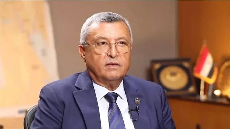 رئيس لجنة الطاقة بالشيوخ: أتمنى وأتوقع عدم تحريك أسعار المنتجات البترولية 