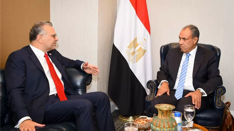وزير الخارجية يلتقي مستشاري الرئيس الأمريكي للشئون العربية 
