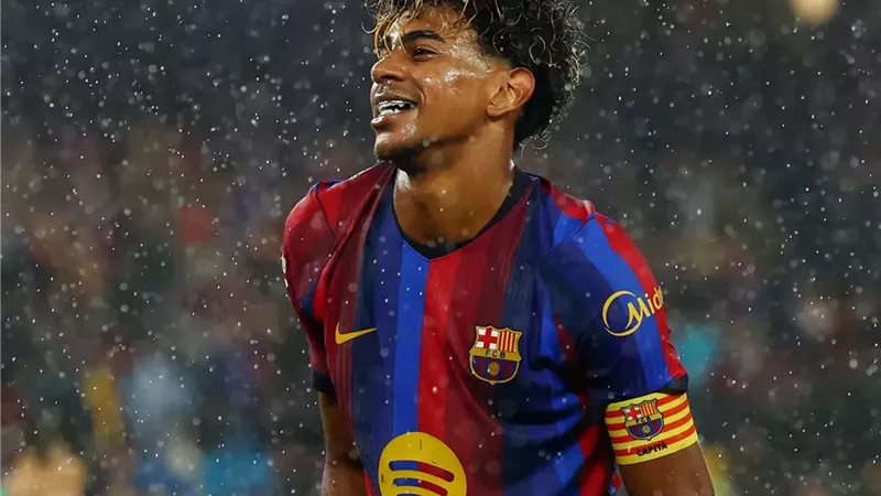 لامين يامال يتصدر.. أصغر 10 لاعبين شاركوا مع برشلونة وريال مدريد