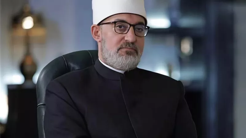 مفتي الجمهورية يعزي نائب رئيس دولة الإمارات في وفاة شقيقه 