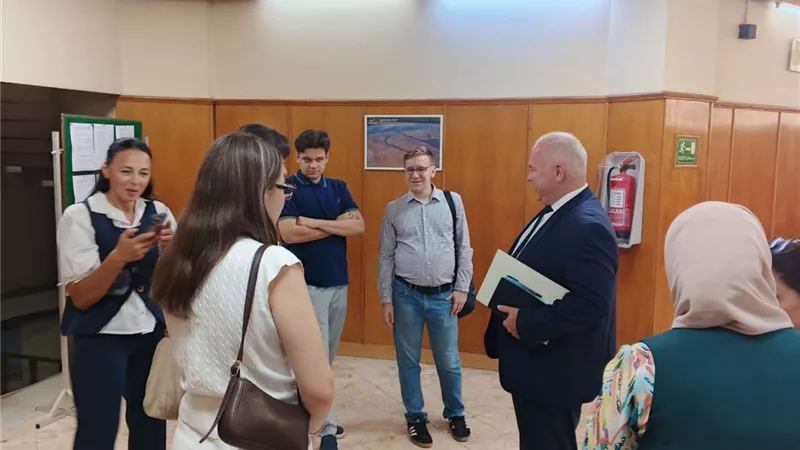 رئيس المراكز الثقافية الروسية بمصر: إقبال كبير على الإقتراع ونشكر مصر