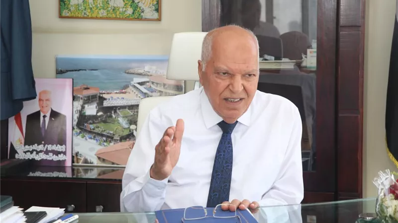 الموت يفاجئ معلماً داخل مدرسته ببني سويف.. والنقابة تتحرك لمساندة أسرته
