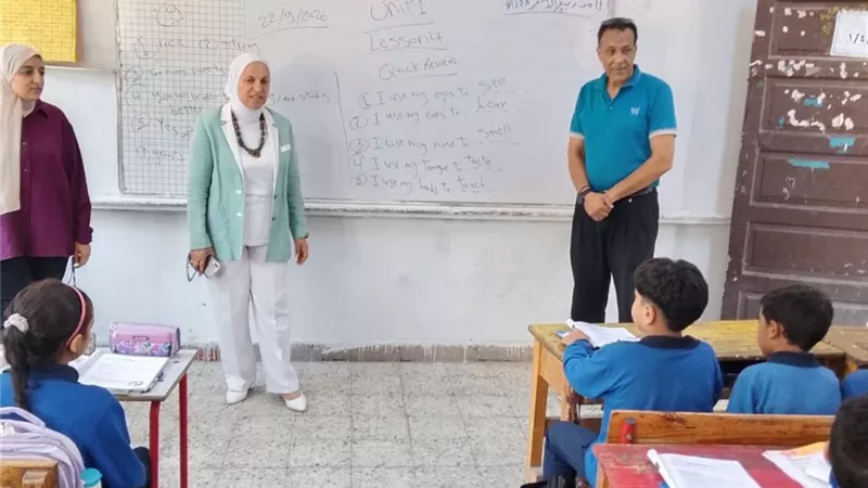 مدير تعليم القاهرة تتابع التقييمات والنشاط داخل مدارس مصر الجديدة والوايلي
