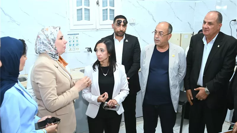 محافظ البحيرة تفتتح مدرسة بني الدلنجات الرسمية لغات