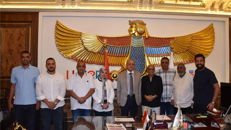 محافظ الأقصر يستقبل وفد غرفة شركات السياحة ووكلاء السفر لتقديم الشكر 
