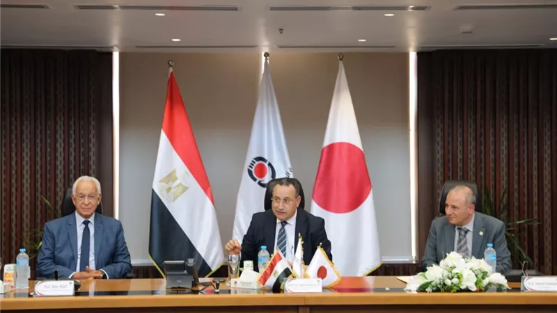 وزير التعليم العالي يتفقد الجامعة المصرية اليابانية ويتابع أحدث مشروعاتها 