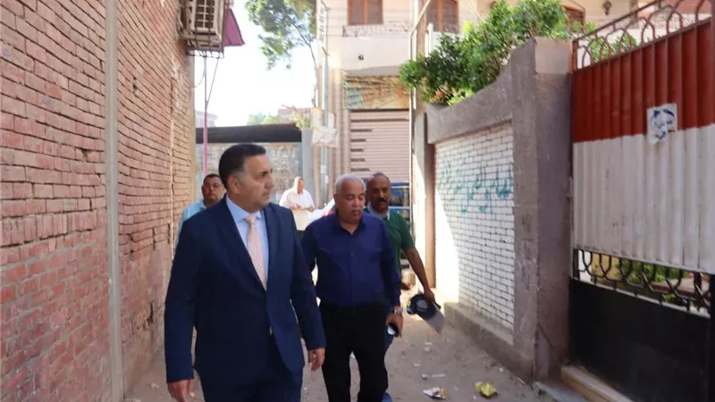 بعد واقعة إهانة مدير ومديرة مدرسة محافظ القليوبية يتفقد«خارج الأسوار» بطوخ