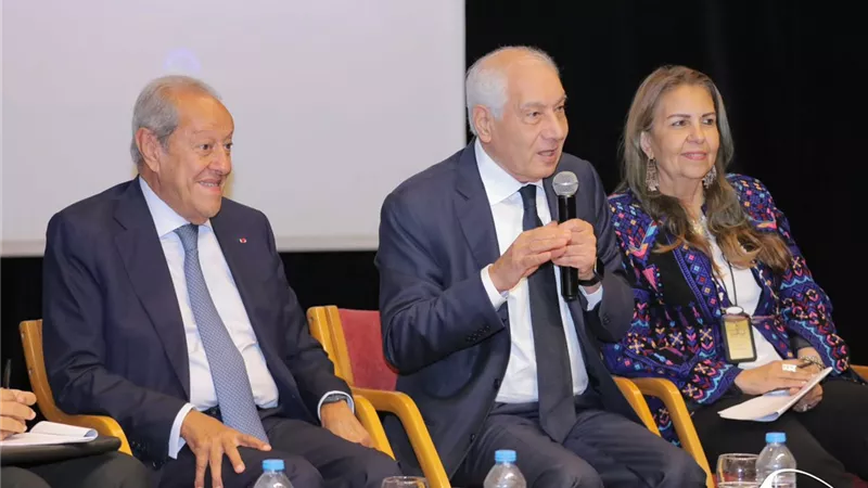خبراء: تماسك الجبهة الداخلية يرتبط بالشراكة المجتمعية والظروف الاقتصادية