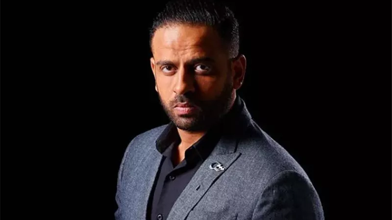 الفنان عمر السعيد يعلن وفاة والده ويكشف موعد صلاة الجنازة والدفن