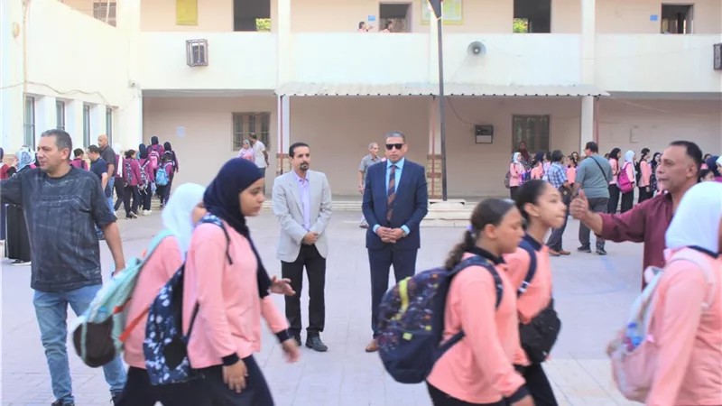 عطيه: مدير المدرسة يتحمل المسؤولية المباشرة عن اليوم الدراسى