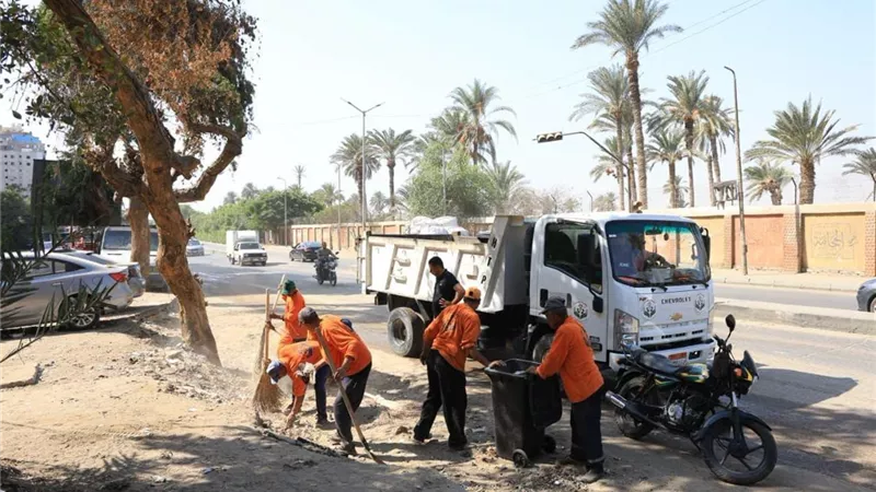 وزيرة التنمية المحلية والبيئة تتابع رفع التراكمات والمخلفات 