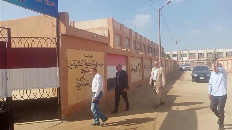 محافظ القليوبية يوجه بتكثيف المرور على محيط المدارس ورفع المخلفات 