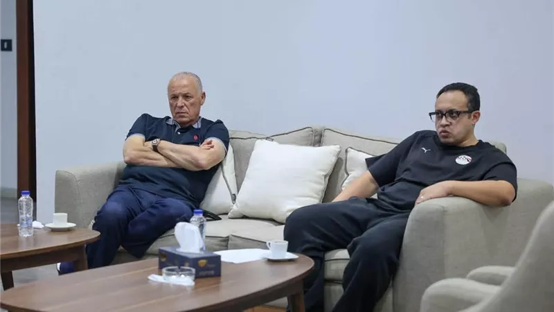 أبو ريدة يبحث تطوير الجانب النفسي للاعبي المنتخبات الوطنية