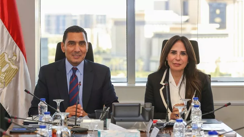 وزيرة الإسكان تبحث مع وزير الشباب والرياضة تعزيز التعاون في المدن الجديدة 