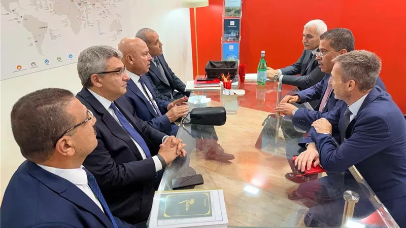  وزير النقل يبحث مع نظيره المجري تعزيز التعاون في السكك الحديدية 