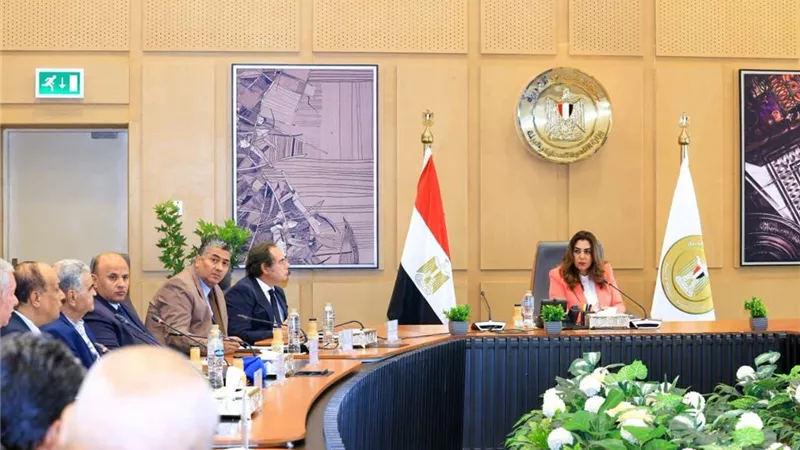 منال عوض: إحكام الرقابة والسيطرة على الصيد غير القانوني