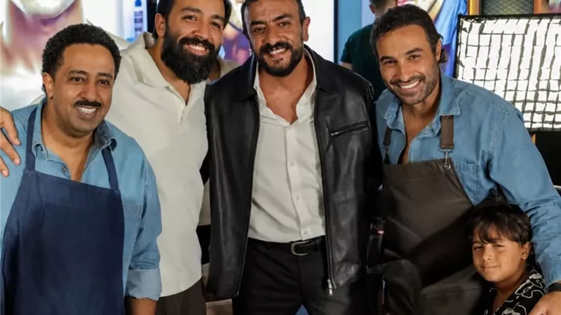 تفاصيل ظهور أحمد العوضي وعمرو يوسف مع أحمد فهمي في الفيل على الدرفيل