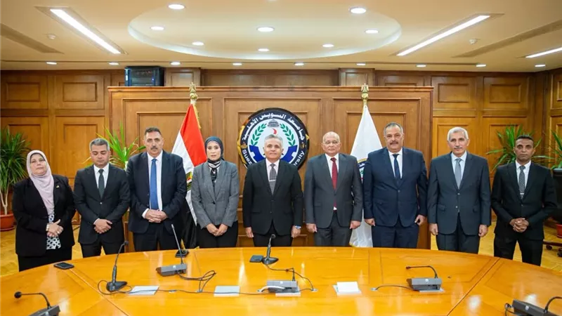 استجابة لدعوة الرئيس.. جامعة السويس الأهلية تناقش فجوات التنمية والعدالة 