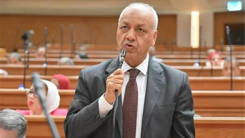 مصطفى بكري: هجوم الحوثيين على مطار الملك خالد هو وصمة عار في جبين المعتدي