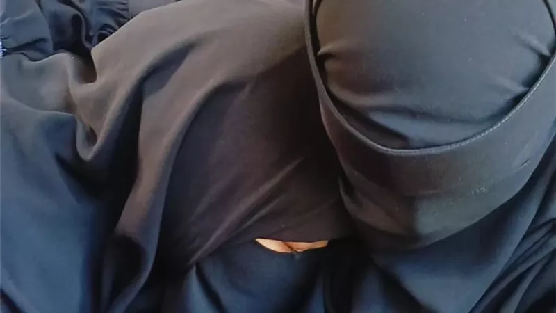 «صرخة أم مكلومة».. تفاصيل اللحظات الأخيرة في حياة الطفل «آدم» ترويها والدته بين الإغماء والانهيار
