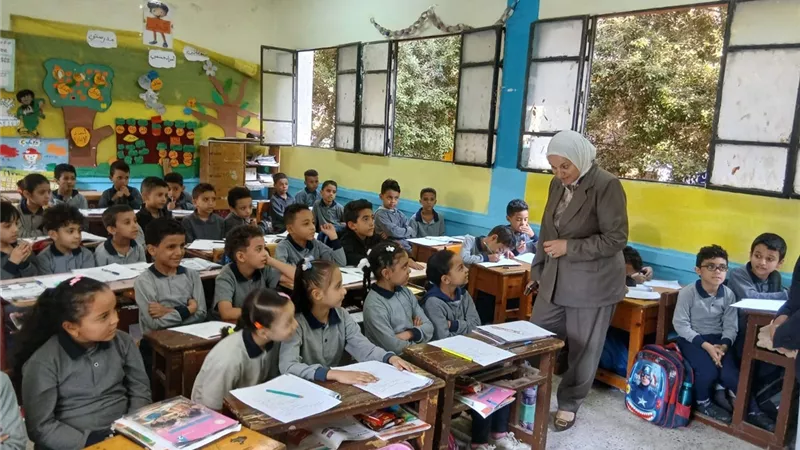مدير تعليم القاهرة تتابع انتظام أول يوم فى اختبار شهر أكتوبر 