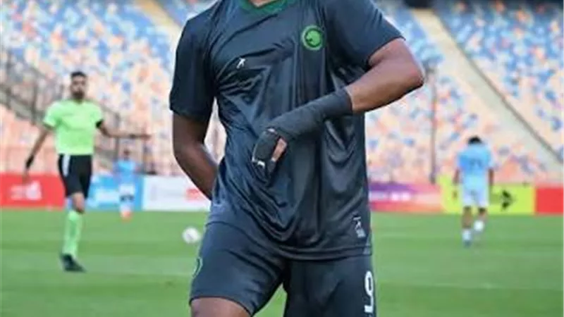محمود ممدوح لاعب نادي مودرن سبورت يتصدر هدافي الدوري المصري  