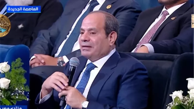 الرئيس السيسي: تغيير الحكومة لمجرد تهدئة الرأي العام لا يحل المشكلة