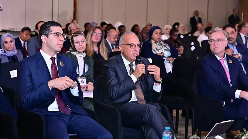 سويلم يضع خريطة طريق للتعاون المائي.. النيل جسر للسلام وليس للصراع