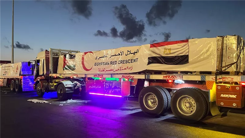 الهلال الأحمر: جاهزون لإدخال أي عدد من شاحنات المساعدات إلى غزة فور بدء وقف إطلاق النار | خاص