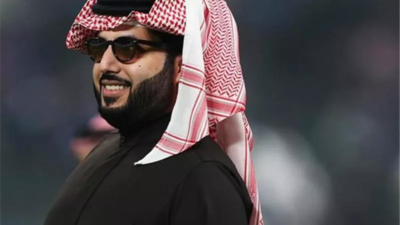 تركي آل شيخ يثير الجدل بشأن نادي مانشستر يونايتد.. ماذا فعل؟
