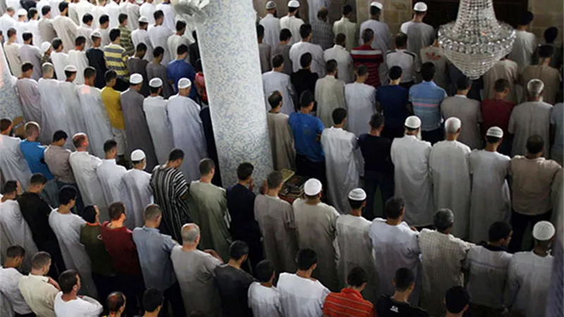 فضل يوم الجمعة والذكر والدعاء فيه.. آلاف الحسنات تنتظرك
