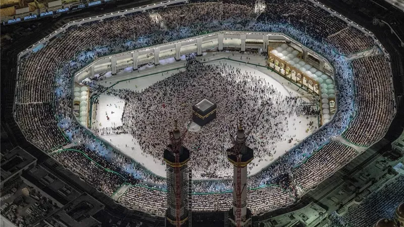 خطبة الجمعة من الحرمين الشريفين.. بث مباشر 