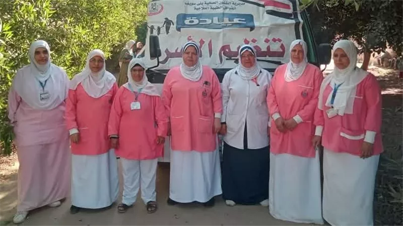 قافلة طبية تقدم 3900 خدمة مجانية لأهالي قرية شاويش في بني سويف