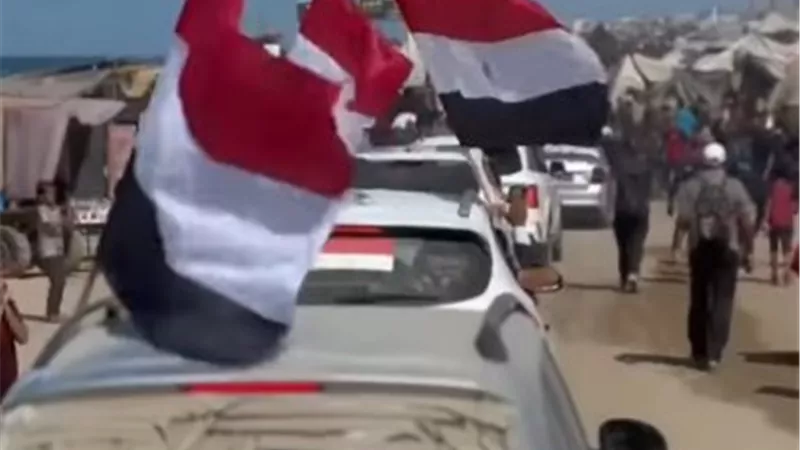 مع انسحاب القوات الإسرائيلية.. أعلام مصر «ترفرف» داخل قطاع غزة