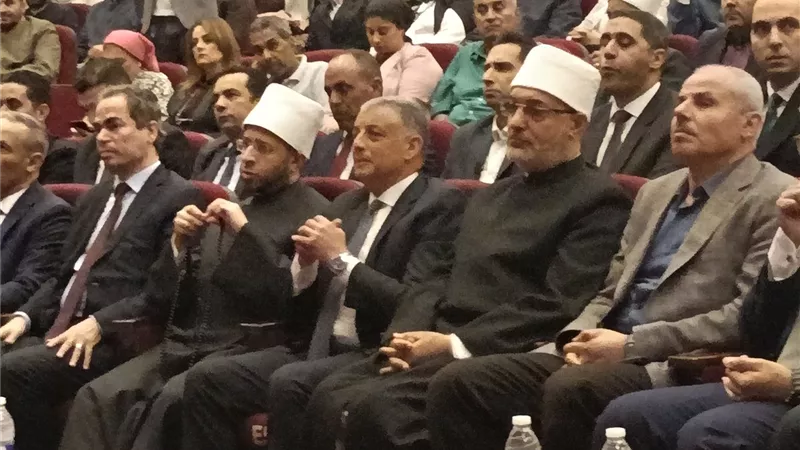 محافظ الإسماعيلية يستقبل وزير الأوقاف ومفتي الديار في ندوة تثقيفية كبرى
