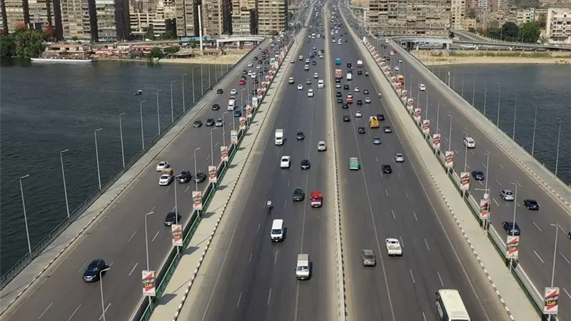انسيابية في شارع 26 يوليو.. المرور يضبط الإيقاع رغم الغلق الكلي للمحور الحيوي