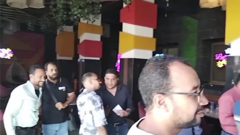 قبل قفل باب التصويت.. توافد كبير من الأطباء للإدلاء بأصواتهم في أسوان