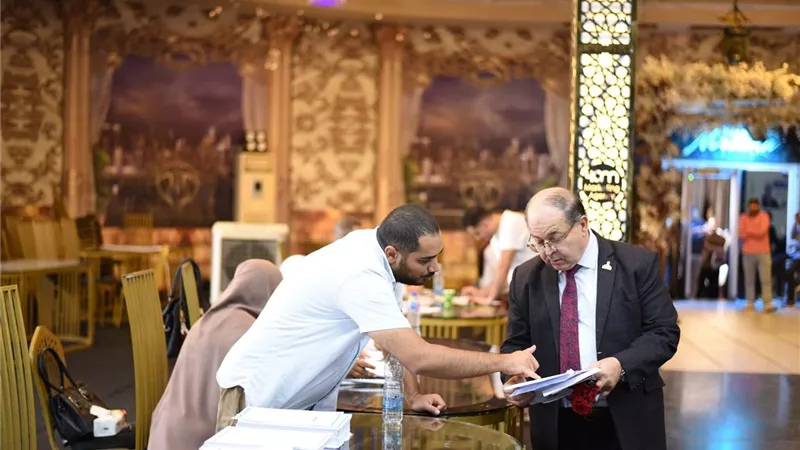 إقبال كثيف في اللحظات الأخيرة بانتخابات أطباء القليوبية قبل بدء الفرز |صور