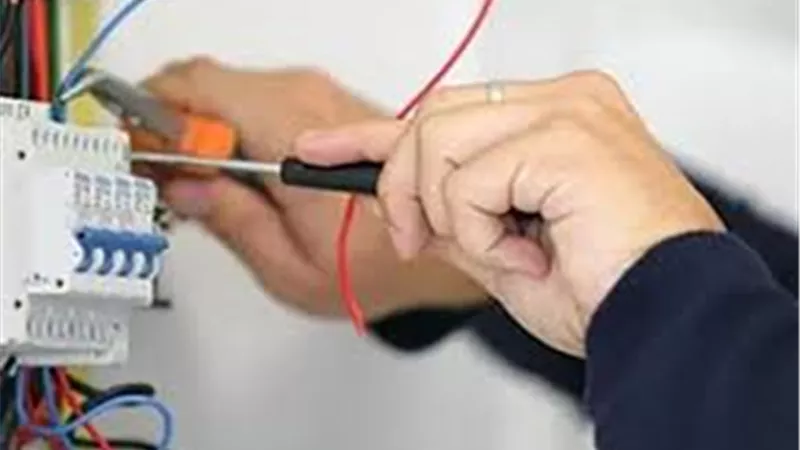 شرطة الكهرباء تضبط 4019 سرقة تيار خلال 24 ساعة