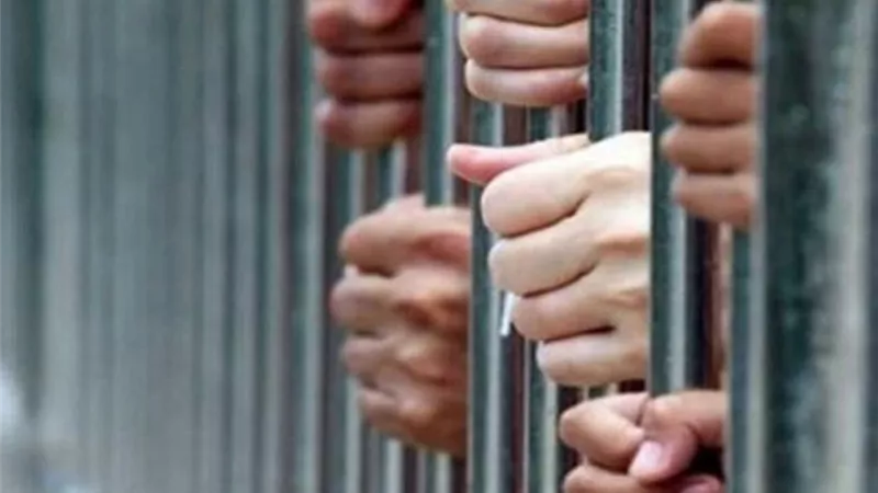 حبس عاطل وعميلين له بتهمة سرقة المساكن بالمرج
