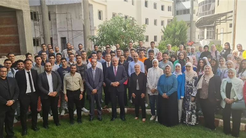 رئيس جامعة القناة يهنئ معهد تكنولوجيا المعلومات بفوز منصة 