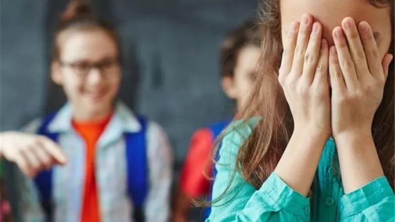 بعد وفاة الأب.. هل يُلزم الشرع العم برعاية بنات أخيه؟.. الأزهر يوضح